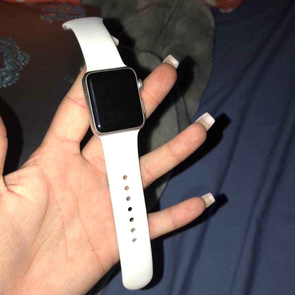 Apple Watch - Picture 2 of 6